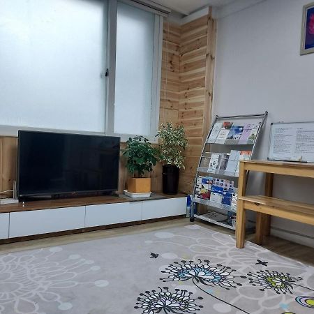 J&J Guesthouse Jeonju Exterior foto
